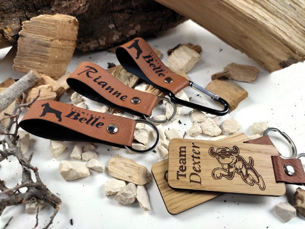 Houten Sleutelhanger met leer in elke vorm, enkel- of dubbelzijdig bedrukt of gegraveerd
