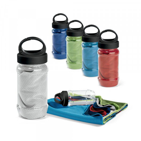 ARTX PLUS. Set met een PP en PET fles en een polyamide en polyester sporthanddoek