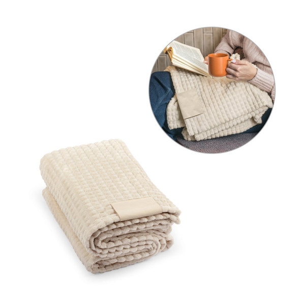 CELINE. Deken van gerecycled polyester (100% rPET) met een gestikt detail voor personalisatie