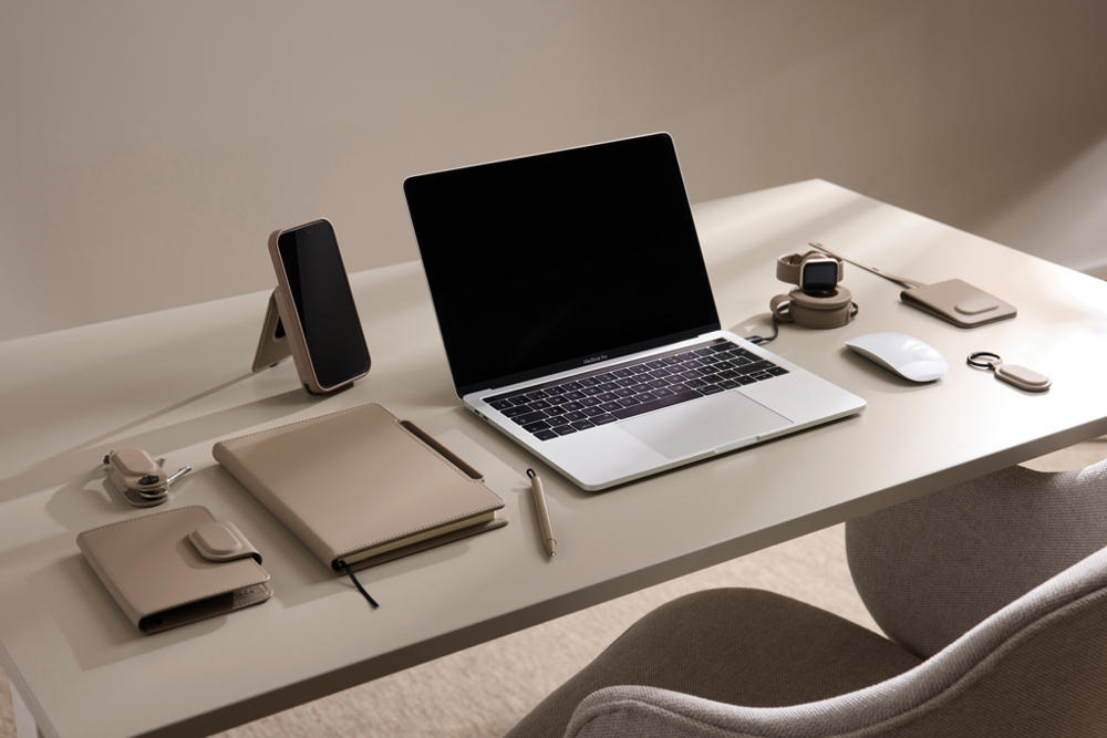 VINGA Baltimore RCS Passport houder met Dual FInder