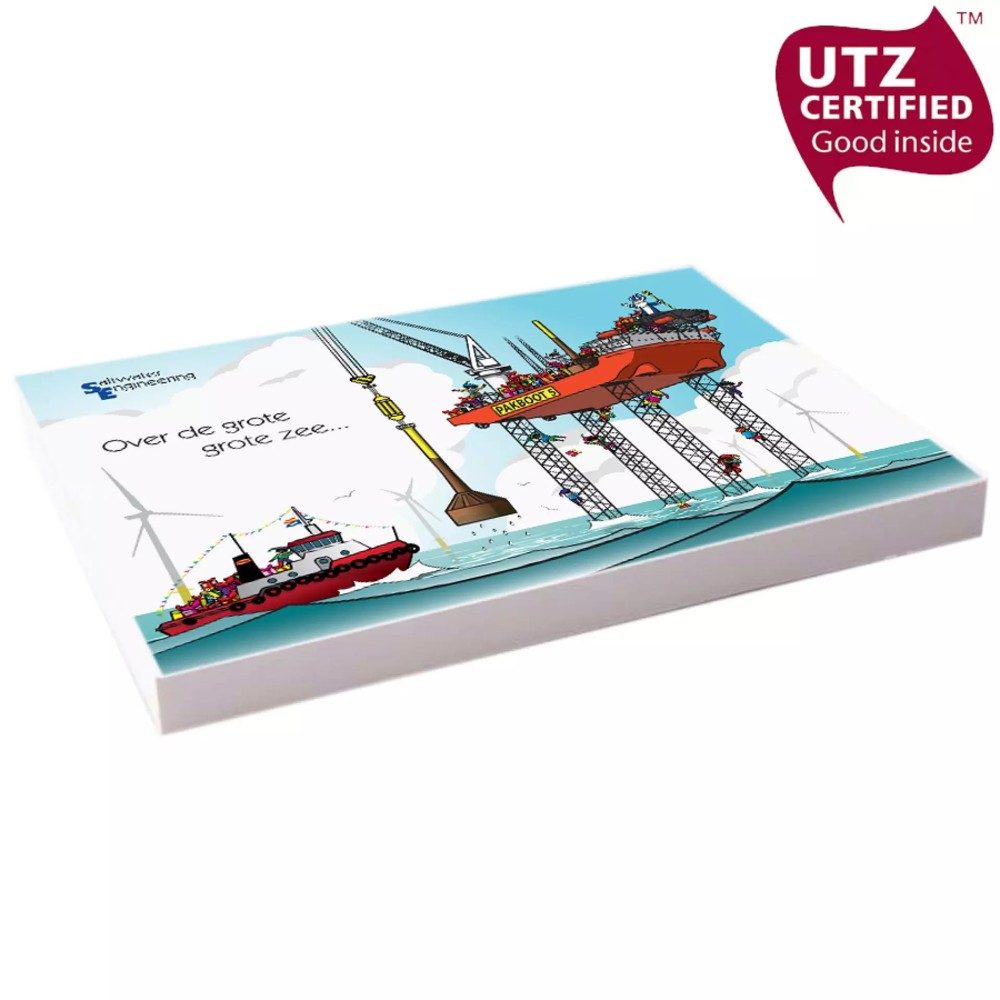 2 chocoladeletters in bedrukte doos A-Z